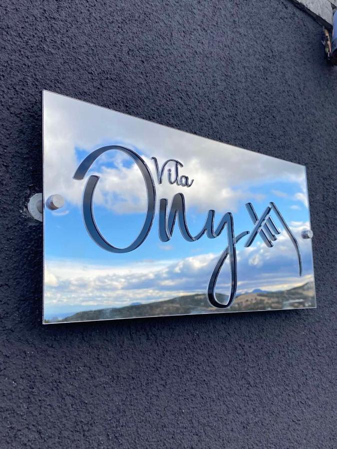 Vila Onyx Divcibare Bagian luar foto